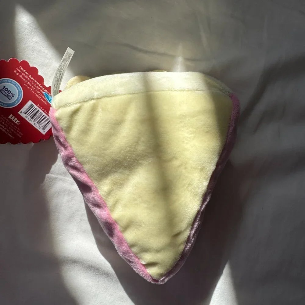 NWT Bark Box Straw Betty Cheesecake, Sweetie Pie's Bakery Pink, Size L 50+ lbs